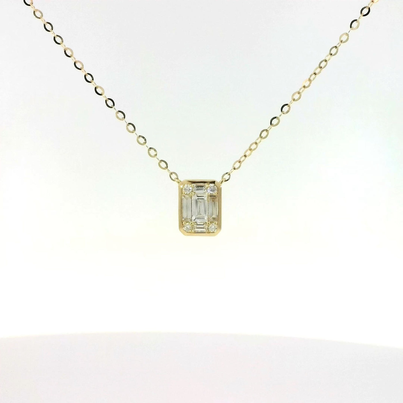 Emerald Illusion Necklace (Bezel)