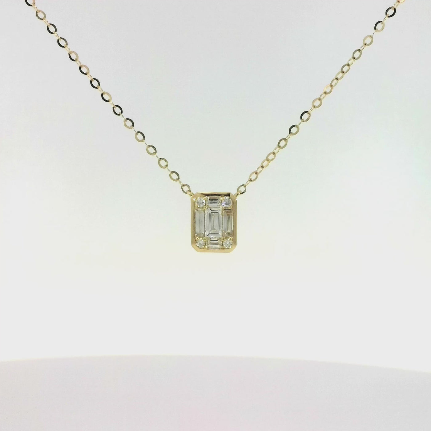 Emerald Illusion Necklace (Bezel)