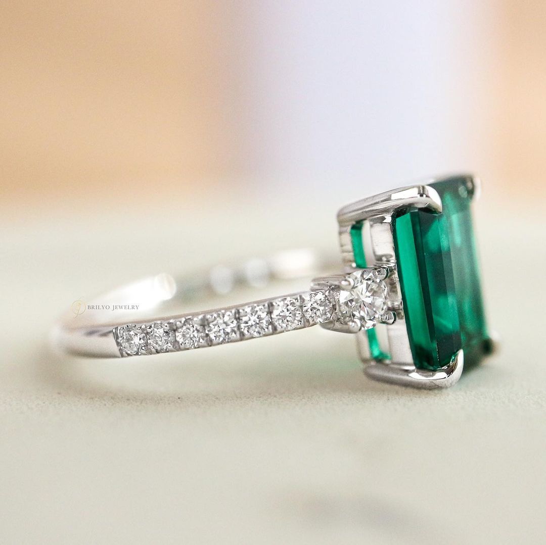 Custom Emerald Engagement Ring