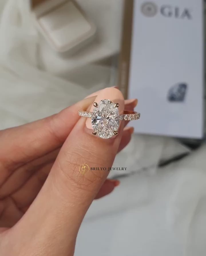 Nyla with Oval Diamond